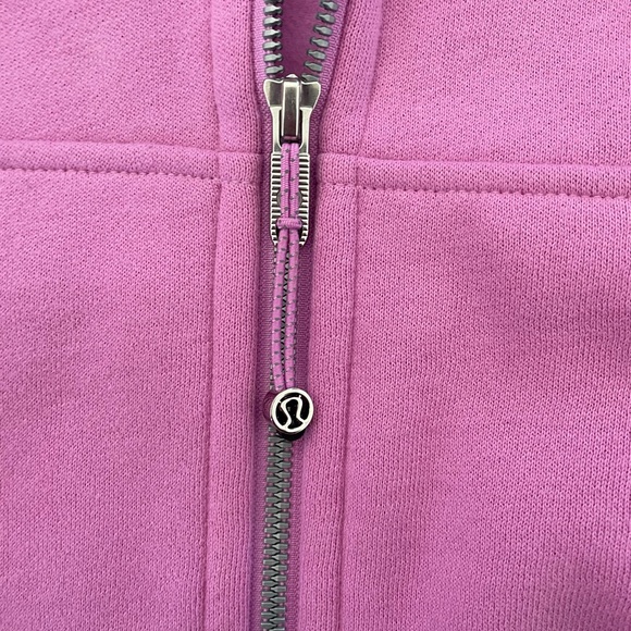 Lululemon full zip semi cropped hoodie. Size xs-sm. - Picture 4 of 9